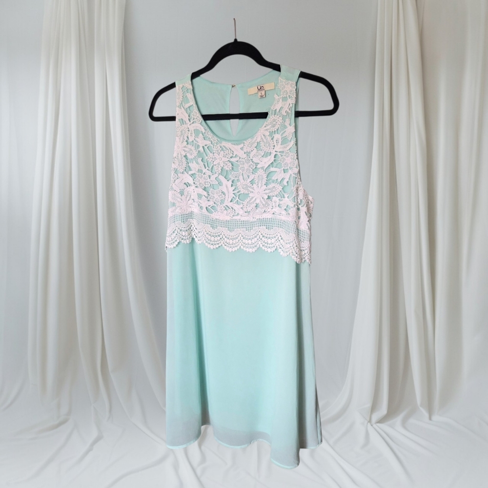 Ya Los Angeles Mint Green Dress with White Lace Overlay - Picture 1 of 3